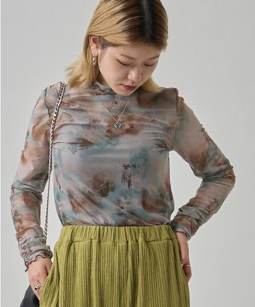 PUBLUX（パブリュクス）の「PUBLUX/パブリュクス ヴィンテージ水彩アート柄シアートップス（Tシャツ/カットソー・レディース・グレイッシュベージュ/レンガ・ﾌﾘ-）」の22枚目の写真