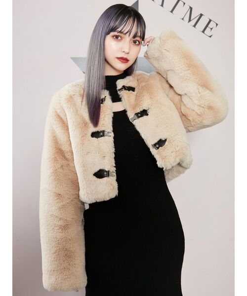 EATME(イートミー)の「フェイクファーショートコート(その他アウター・レディース・ブラック/ベージュ/アイボリー・FREE)」の1枚目の写真