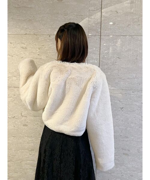 EATME(イートミー)の「フェイクファーショートコート(その他アウター・レディース・ブラック/ベージュ/アイボリー・FREE)」の12枚目の写真