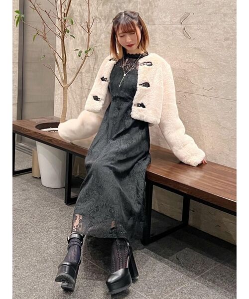 EATME(イートミー)の「フェイクファーショートコート(その他アウター・レディース・ブラック/ベージュ/アイボリー・FREE)」の11枚目の写真