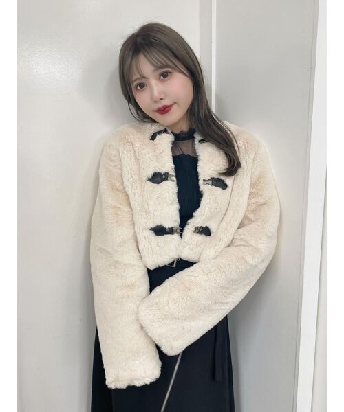 EATME(イートミー)の「フェイクファーショートコート(その他アウター・レディース・ブラック/ベージュ/アイボリー・FREE)」の7枚目の写真