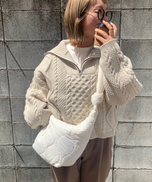 DONOBAN(ドノバン)の「キルティングショルダーバッグ(ショルダーバッグ・レディース・ホワイト/ブラック・ONESIZE)」の6枚目の写真