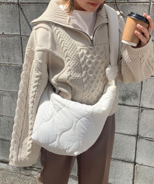DONOBAN(ドノバン)の「キルティングショルダーバッグ(ショルダーバッグ・レディース・ホワイト/ブラック・ONESIZE)」の16枚目の写真