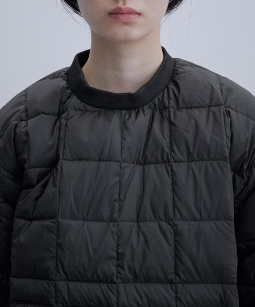 ADAM ET ROPE'（アダムエロペ）の「【TAION】CREWNECK DOWNプルオーバー（その他トップス・レディース・ホワイト/ブラック/パープル系その他/カーキ・S/L）」の16枚目の写真