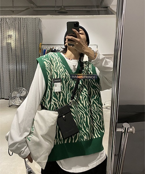 MASONPRINCE（メイソンプリンス）の「【MASONPRINCE】Vネックニット（ニット/セーター・メンズ・グリーン・L）」の2枚目の写真