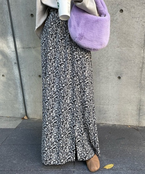 SHENERY（シーナリー）の「ギャザータイトプリントスカート（スカート・レディース・ブラック/グリーン・36/38）」の2枚目の写真