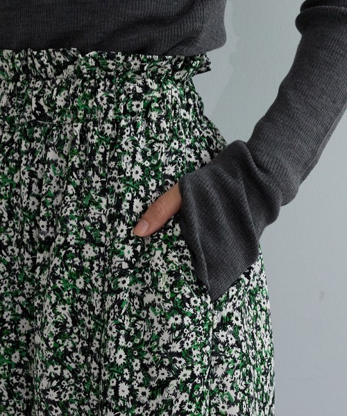 SHENERY（シーナリー）の「ギャザータイトプリントスカート（スカート・レディース・ブラック/グリーン・36/38）」の10枚目の写真
