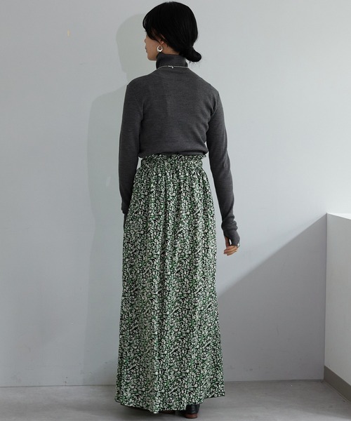 SHENERY（シーナリー）の「ギャザータイトプリントスカート（スカート・レディース・ブラック/グリーン・36/38）」の4枚目の写真