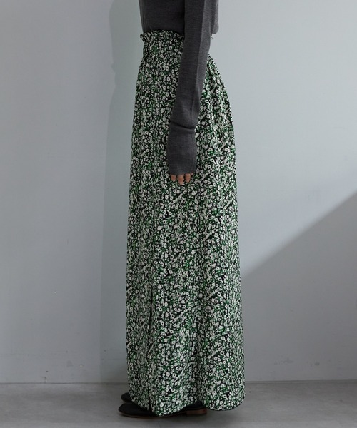 SHENERY（シーナリー）の「ギャザータイトプリントスカート（スカート・レディース・ブラック/グリーン・36/38）」の6枚目の写真