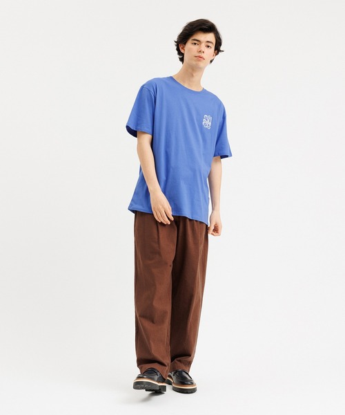 Saturdays NYC(サタデーズ ニューヨークシティ )の「Airbrush Flower SS Tee(Tシャツ/カットソー・メンズ・ブラウン系その他2/ブルー・M/S/XL/X-SMALL/L)」の4枚目の写真