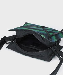 Paul Smith ショルダーバッグ カラフルプリント Paul Smith（ポールスミス）の「
