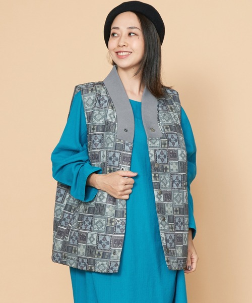 チャイハネ（チャイハネ）の「【チャイハネ】Amina×grn テリータMEN'Sベスト（ダウンベスト・メンズ・ベージュ/グレー/ブルー・FREE）」の2枚目の写真