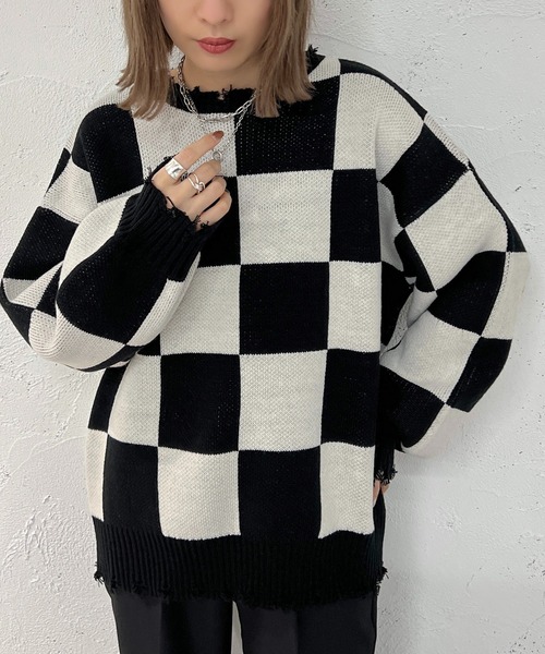 apres jour mignon(アプレジュールミニョン)の「チェッカー柄ダメージニット【ZOZOTOWN限定アイテム】(ニット/セーター・レディース・ブラック/パープル/ブルー・X-LARGE/フリー)」の1枚目の写真