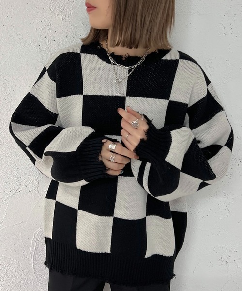 apres jour mignon(アプレジュールミニョン)の「チェッカー柄ダメージニット【ZOZOTOWN限定アイテム】(ニット/セーター・レディース・ブラック/パープル/ブルー・X-LARGE/フリー)」の4枚目の写真