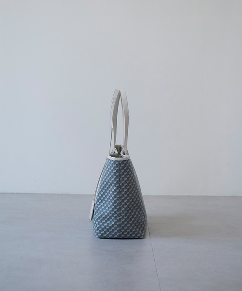 E'POR（エポール）の「【E'POR】【A4対応】MONOGRAM BAG Large（トートバッグ・レディース・ベージュ/ブラック/チャコールグレー・FREE）」の5枚目の写真