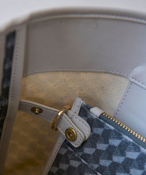 E'POR（エポール）の「【E'POR】【A4対応】MONOGRAM BAG Large（トートバッグ・レディース・ベージュ/ブラック/チャコールグレー・FREE）」の8枚目の写真
