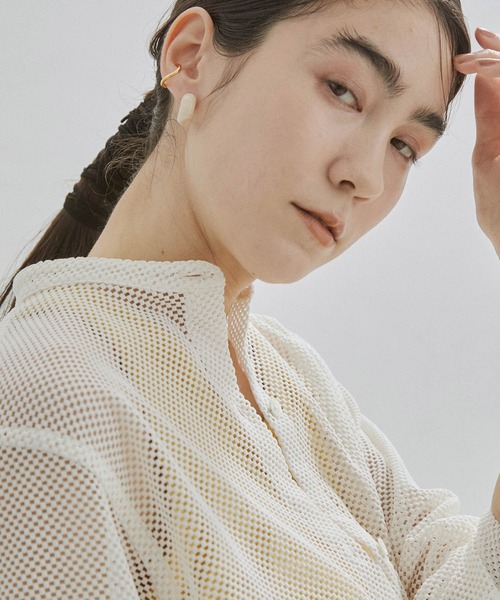 SALON adam et rope'(サロン アダム エ ロペ)の「【WEB限定】メッシュバンドカラーシアーシャツ(シャツ/ブラウス・レディース・ブラック/オフホワイト/ミント・FREE)」の4枚目の写真