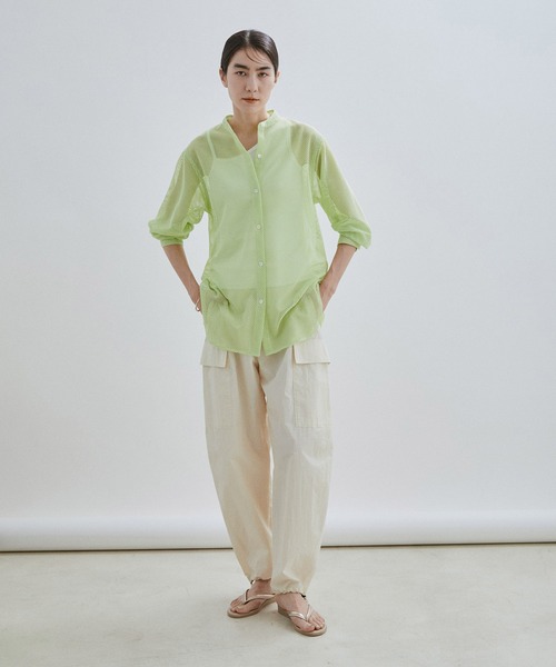 SALON adam et rope'(サロン アダム エ ロペ)の「【WEB限定】メッシュバンドカラーシアーシャツ(シャツ/ブラウス・レディース・ブラック/オフホワイト/ミント・FREE)」の22枚目の写真