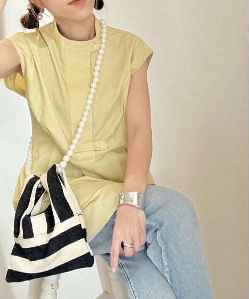 Meli rich(メリーリッチ)の「バンドカラーフレアチュニックシャツ(シャツ/ブラウス・レディース・グリーン/ライトイエロー/オフホワイト/ブラック・MEDIUM)」の4枚目の写真