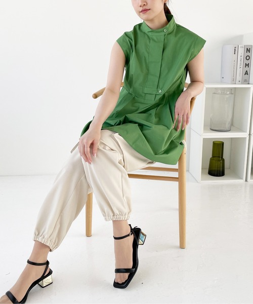 Meli rich(メリーリッチ)の「バンドカラーフレアチュニックシャツ(シャツ/ブラウス・レディース・グリーン/ライトイエロー/オフホワイト/ブラック・MEDIUM)」の15枚目の写真