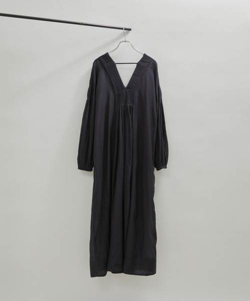 SALON adam et rope'（サロン アダム エ ロペ）の「【洗える】コットンボイルハンドタックVネックワンピース（ワンピース・レディース・ブラック/グレー系その他・FREE）」の14枚目の写真