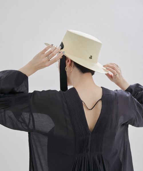 SALON adam et rope'（サロン アダム エ ロペ）の「【洗える】コットンボイルハンドタックVネックワンピース（ワンピース・レディース・ブラック/グレー系その他・FREE）」の22枚目の写真