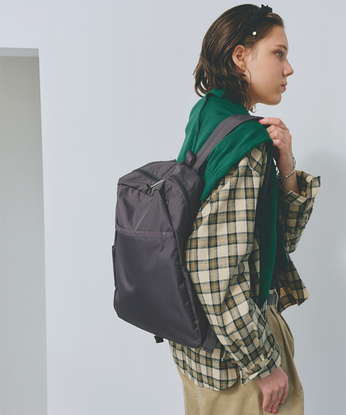 LeSportsac(レスポートサック)の「DAILY BACKPACK サンダー(バックパック/リュック・レディース・グレー・FREE)」の4枚目の写真