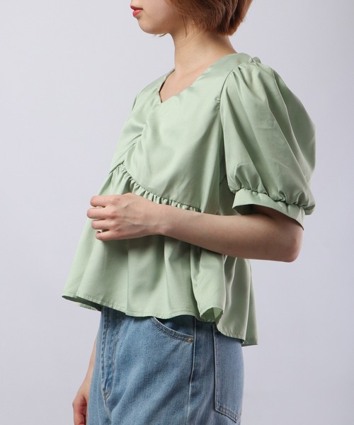 &soiree(アンドソワレ)の「&soiree ギャザートップス(シャツ/ブラウス・レディース・グリーン/ホワイト・F)」の11枚目の写真