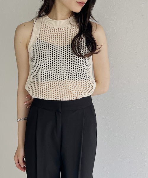 ISOOK(アイスー)の「【ZOZO限定】Sleeveless mesh knit / スリーブレスメッシュニット(タンクトップ・レディース・アイボリー・FREE)」の1枚目の写真
