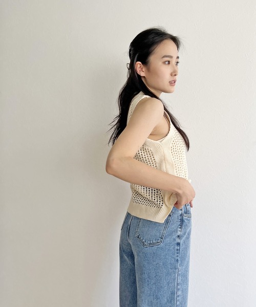 ISOOK(アイスー)の「【ZOZO限定】Sleeveless mesh knit / スリーブレスメッシュニット(タンクトップ・レディース・アイボリー・FREE)」の10枚目の写真