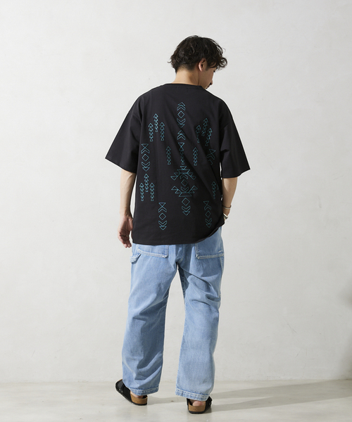 PENDLETON(ペンドルトン)の「【PENDLETON / ペンドルトン】別注 バックプリントパターン刺繍Tシャツ(Tシャツ/カットソー・メンズ・オートミール/ブラック系その他/ブラック/アイボリー・MEDIUM/LARGE)」の13枚目の写真