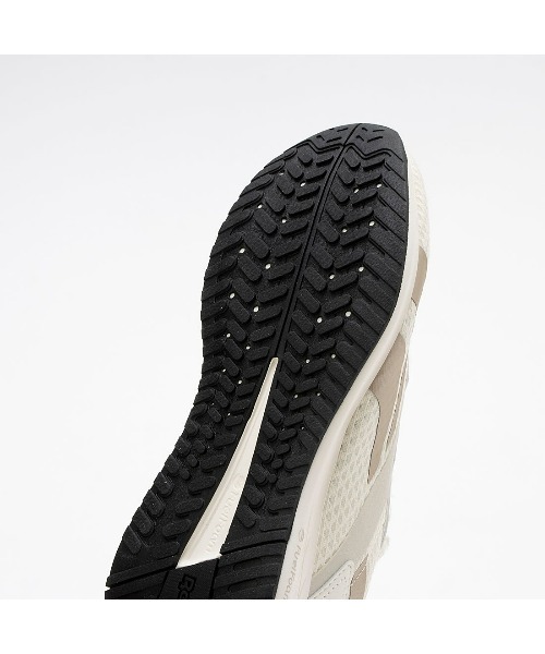 Reebok(リーボック)の「エネルゲン プラス 2 / ENERGEN PLUS 2(スニーカー・レディース・ベビーピンク/ブラック系その他/ブラック/ベージュ・24.5cm/26.0cm/27.5cm/24.0cm/23.0cm/22.5cm/25.0cm/23.5cm/28.0cm)」の11枚目の写真