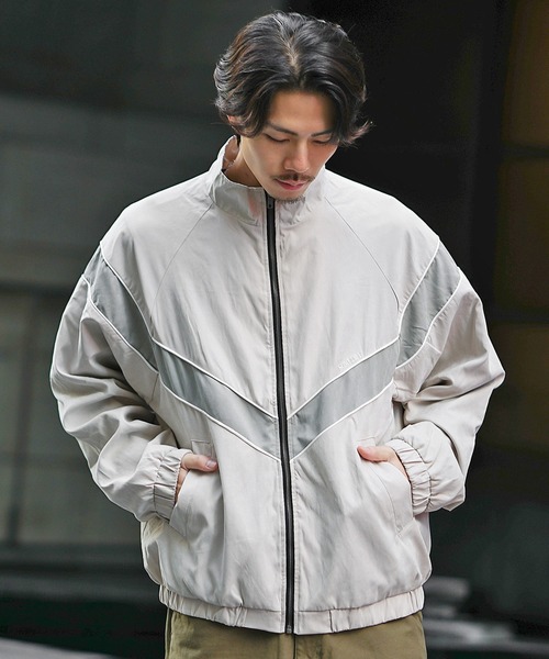 SOMEDIFF(サムディフ)の「【SOMEDIFF】PeachSkin IPFUトラックジャケット メンズ ナイロンジャケット ジャージ ブルゾン オーバーサイズテックジャケットフィットネス 春服(ジャージ・メンズ・チャコール/ネイビー/アイボリー・L/M)」の17枚目の写真