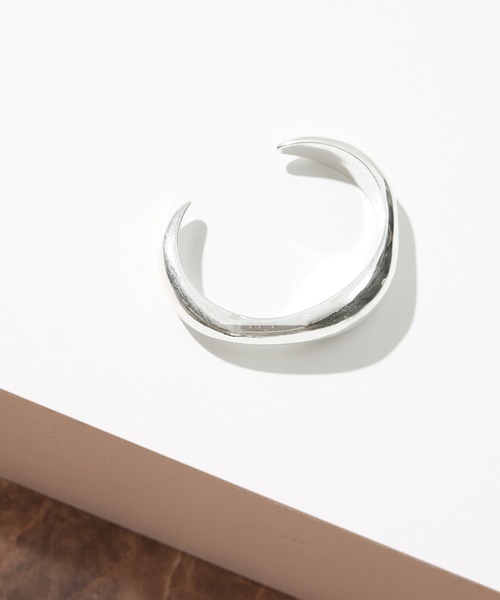 ADAM ET ROPE'(アダムエロペ)の「ウェービーバングル(バングル/リストバンド・レディース・シルバー/ゴールド・FREE)」の2枚目の写真