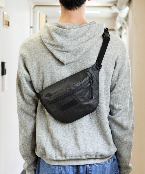 BAICYCLON by Bagjack(バイシクロン バイ バグジャック)の「【BAICYCLON】WAIST BAG CL-03(ボディバッグ/ウエストポーチ・メンズ・ブラック/ブラック系その他2・FREE)」の2枚目の写真