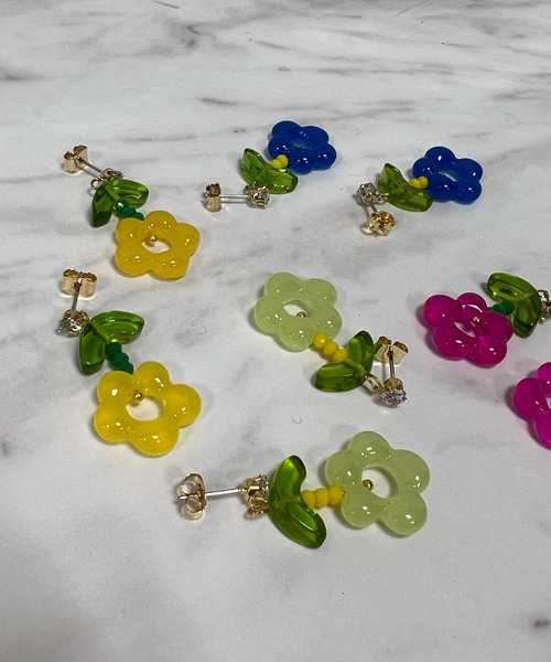 VICKY（ビッキー）の「【KOREAN ITEM】フラワーロングピアス（ピアス（両耳用）・レディース・イエロー/グリーン/ブルー/ピンク・FREE）」の13枚目の写真