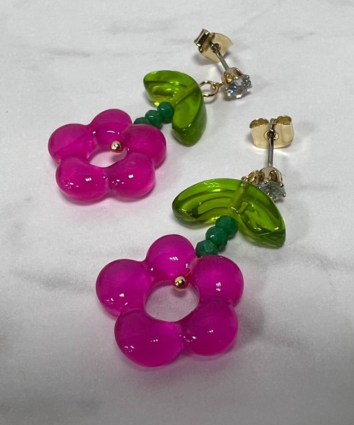 VICKY（ビッキー）の「【KOREAN ITEM】フラワーロングピアス（ピアス（両耳用）・レディース・イエロー/グリーン/ブルー/ピンク・FREE）」の14枚目の写真