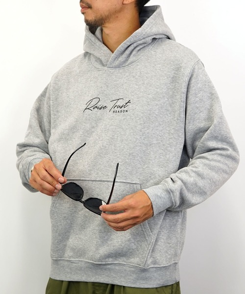 Burner(バーナー)の「【GROOVY STORE】ロゴプリントプルオーバーフーディ裏起毛(パーカー・メンズ・ブラック/杢グレー/バーガンディー/カーキ/グレイッシュベージュ/ホワイト/ライトブラック/ブルー・M/L/LL)」の5枚目の写真