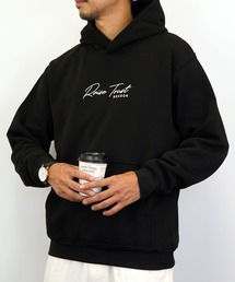 【GROOVY STORE】ロゴプリントプルオーバーフーディ裏起毛