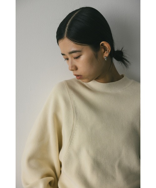 STYLEMIXER（スタイルミキサー）の「ボリュームスリーブルーズニット（ニット/セーター・レディース・ネイビー/ブラック/オレンジ/アイボリー・FREE）」の10枚目の写真