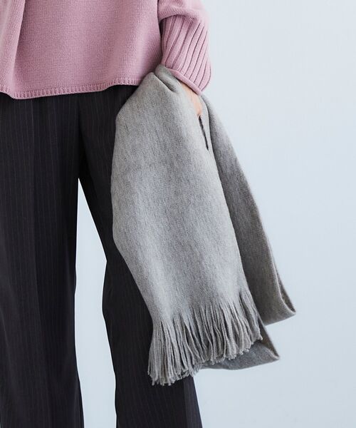 le.coeur blanc（ルクールブラン）の「シャギーカラーストール（ストール/ショール・レディース・ライトグレー/ベージュ/サックスブルー・FREE）」の10枚目の写真