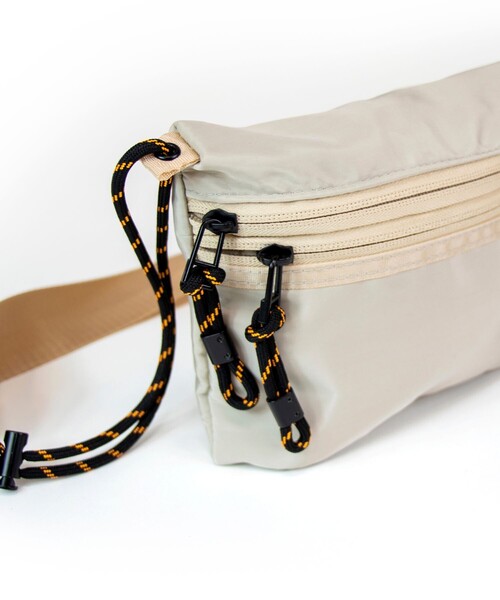 TAIKAN（テイケン）の「限定展開 TAIKAN/テイケン SACOCHE SMALL / サコッシュスモール / ボディバッグ ミニバッグ（ボディバッグ/ウエストポーチ・メンズ・イエロー/ベージュ/ブラック/グリーン/サックスブルー/ラベンダー/ブルーグリーン/オリーブ・ONE SIZE）」の13枚目の写真