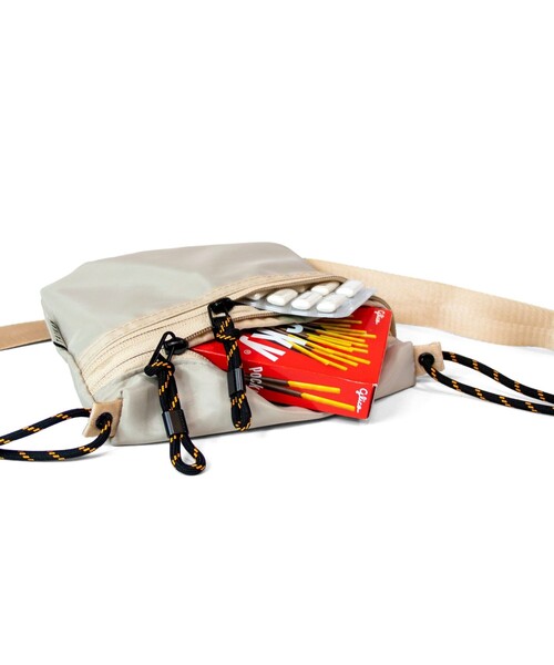 TAIKAN（テイケン）の「限定展開 TAIKAN/テイケン SACOCHE SMALL / サコッシュスモール / ボディバッグ ミニバッグ（ボディバッグ/ウエストポーチ・メンズ・イエロー/ベージュ/ブラック/グリーン/サックスブルー/ラベンダー/ブルーグリーン/オリーブ・ONE SIZE）」の15枚目の写真