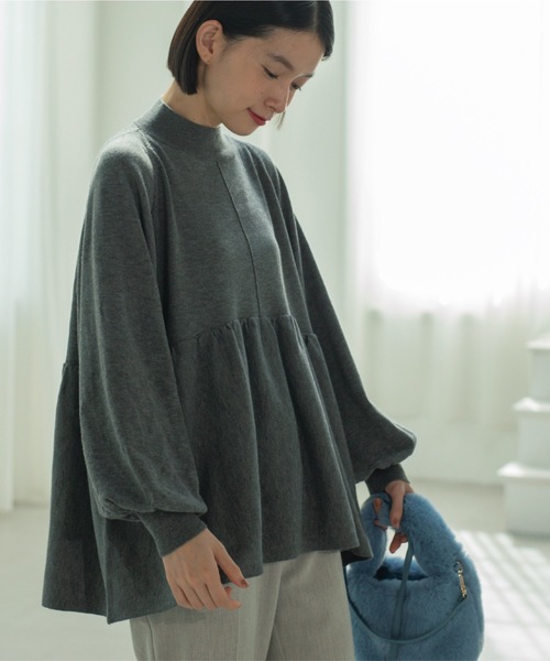 OPAQUE.CLIP（オペークドットクリップ）の「◆ハイネックギャザーペプラムニット【洗える】（ニット/セーター・レディース・グレー/ブラック/ブルー・99）」の4枚目の写真