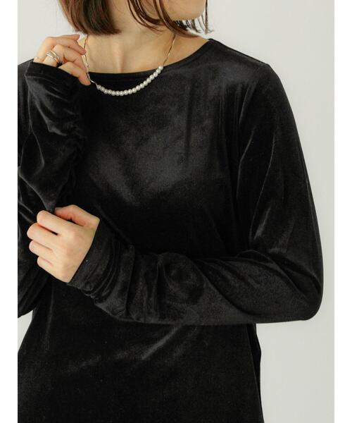 Te chichi TERRASSE(テチチテラス)の「袖口ギャザーベロアトップス(Tシャツ/カットソー・レディース・ブラック/オフホワイト/グレー・F)」の1枚目の写真
