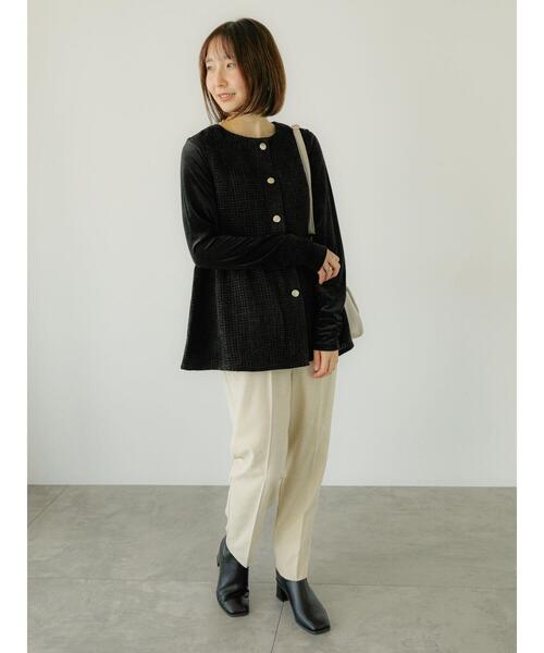 Te chichi TERRASSE(テチチテラス)の「袖口ギャザーベロアトップス(Tシャツ/カットソー・レディース・ブラック/オフホワイト/グレー・F)」の13枚目の写真