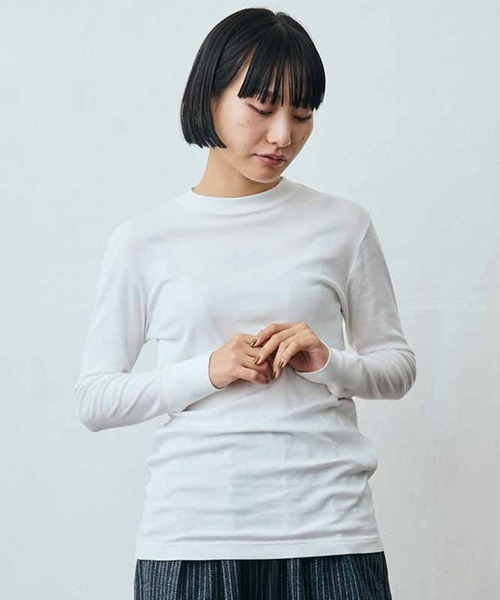 MEDE19F（メデジュウキュウ）の「ＭＥＤＥ１９Ｆ　エアリーな風合いの吸湿発熱コットンクルーネックトップス（Tシャツ/カットソー・レディース・ブラック/チャコールグレー/オフホワイト・X-LARGE/XX-LARGE/LARGE/MEDIUM）」の2枚目の写真