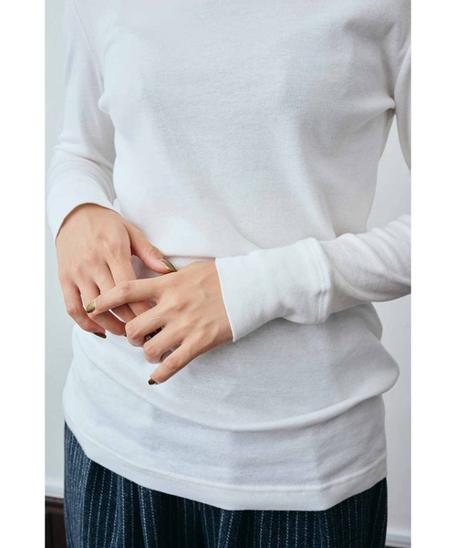 MEDE19F（メデジュウキュウ）の「ＭＥＤＥ１９Ｆ　エアリーな風合いの吸湿発熱コットンクルーネックトップス（Tシャツ/カットソー・レディース・ブラック/チャコールグレー/オフホワイト・X-LARGE/XX-LARGE/LARGE/MEDIUM）」の10枚目の写真