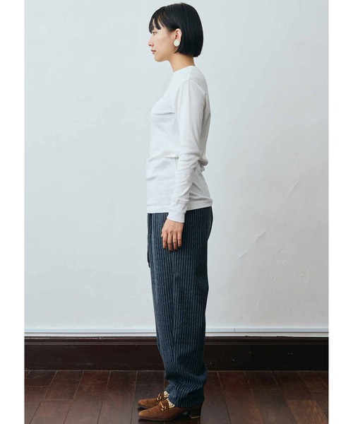 MEDE19F（メデジュウキュウ）の「ＭＥＤＥ１９Ｆ　エアリーな風合いの吸湿発熱コットンクルーネックトップス（Tシャツ/カットソー・レディース・ブラック/チャコールグレー/オフホワイト・X-LARGE/XX-LARGE/LARGE/MEDIUM）」の12枚目の写真