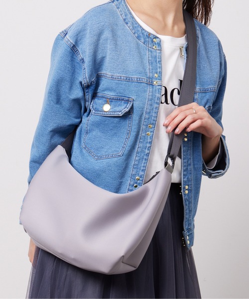 Chez toi（シェトワ）の「ダイバー素材ショルダーBAG（ショルダーバッグ・レディース・ブラック/グレー/ベージュ・ONE SIZE）」の6枚目の写真
